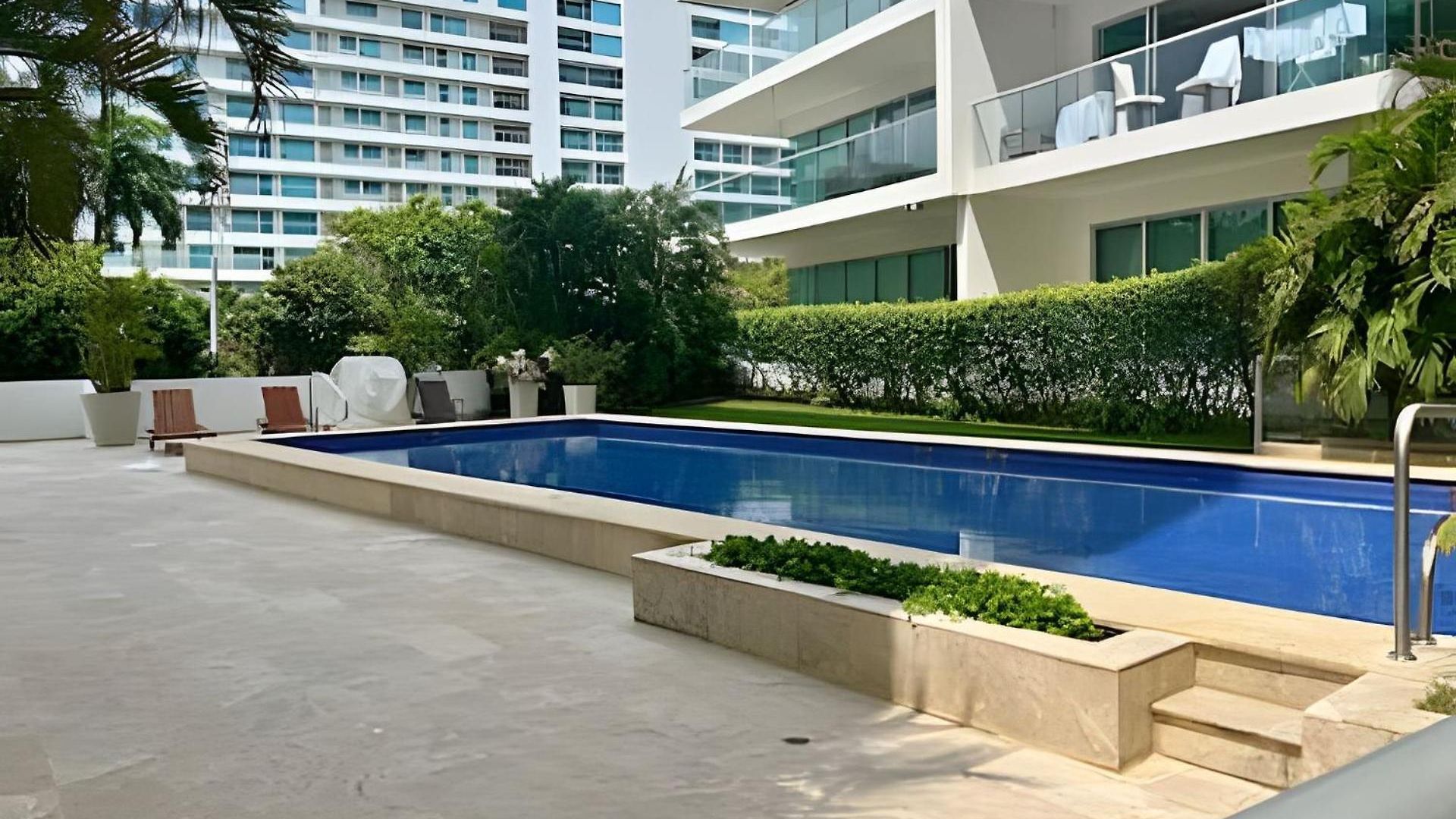Apartment Beachfront Paradise With Pools And Cartagena