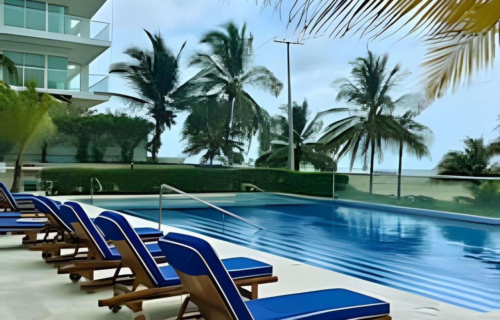 Beachfront Paradise With Pools And Apartment Cartagena