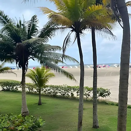 Beachfront Paradise With Pools And Apartamento *