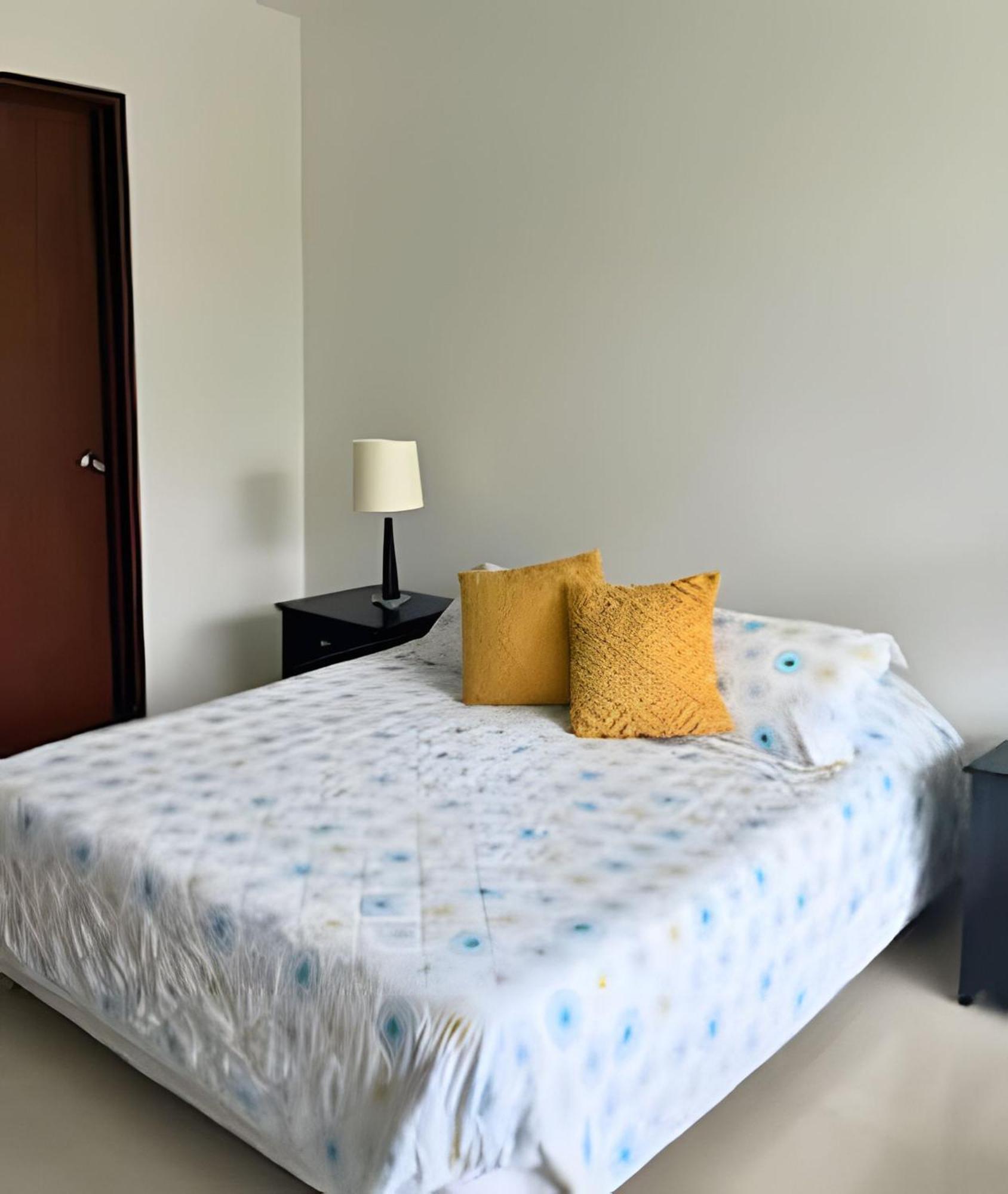 Beachfront Paradise With Pools And Cartagena